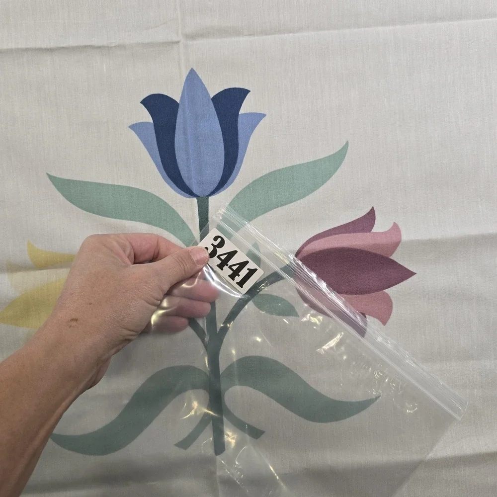 Vintage Cheater Quilt Fabric Panel Tulip Floral Cotton Quilt Blue Border Pastel